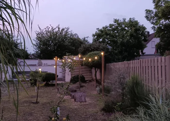 Daire Stilvolles Altbauapartment In Ruhiger Wohngegend Duisburg